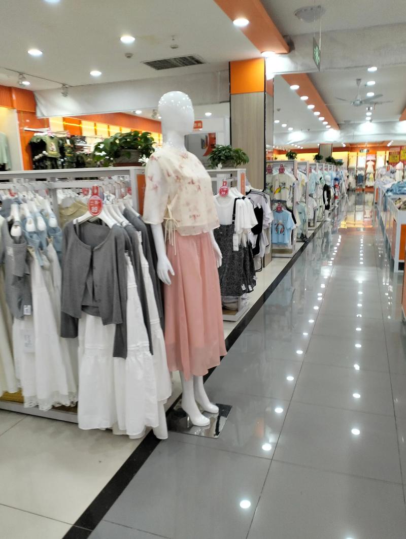 品牌服装行业:时尚潮流与市场趋势